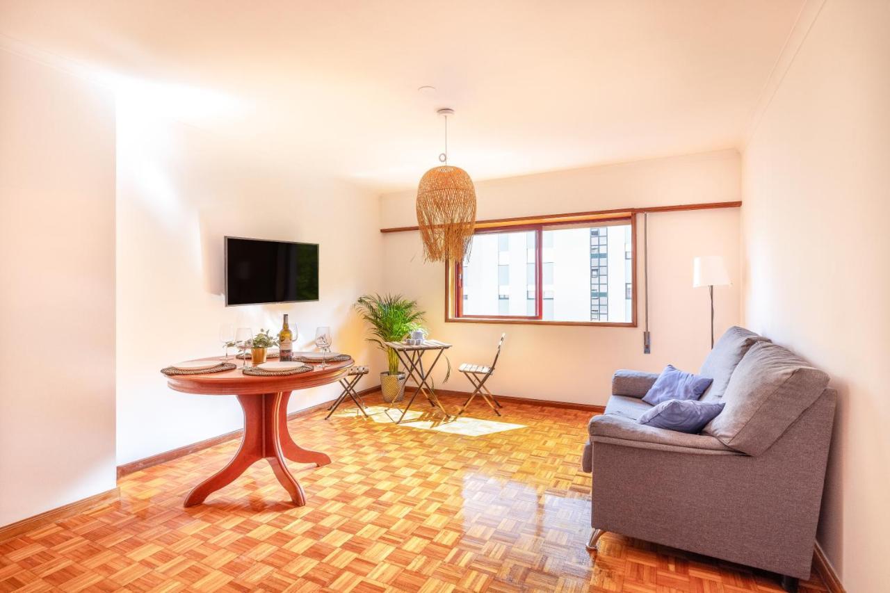 Boavista Premium With Ac, Terrace- Parking ,Supermarket And Metro T3 Apartment Porto Bagian luar foto